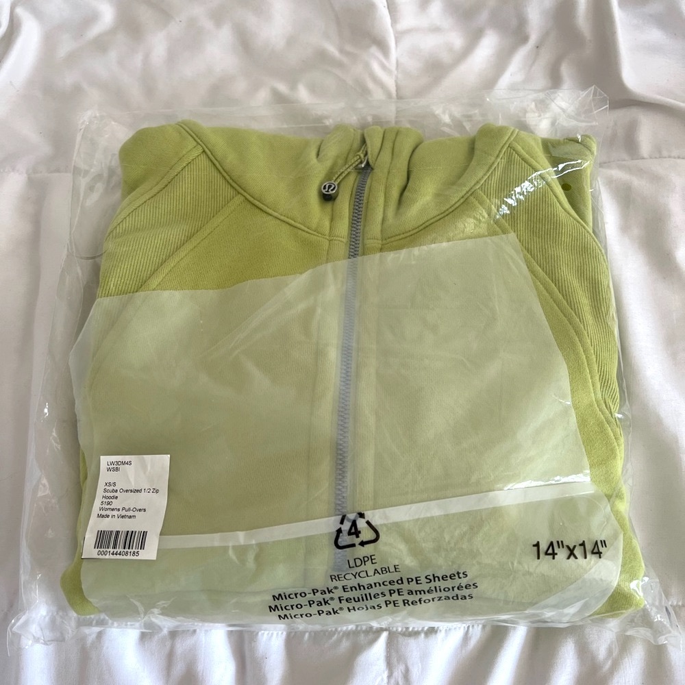 NWT lululemon scuba oversized half-zip sweatshirt xs/s wasabi green color